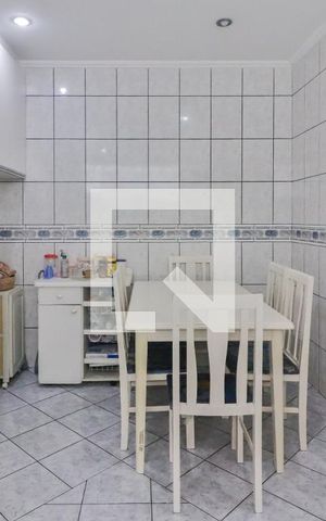 Casa à venda com 262m², 4 quartos e 4 vagas Casa à venda com 262m², 4 quartos e 4 vagasCozinha