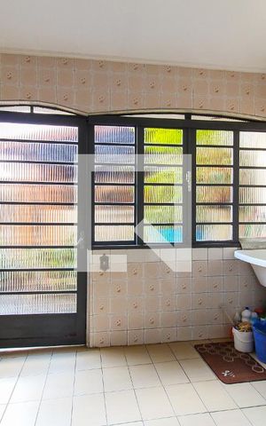 Casa para alugar com 270m², 3 quartos e 3 vagas Casa para alugar com 270m², 3 quartos e 3 vagasÁrea de Serviço