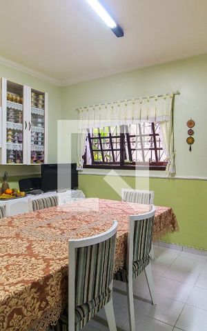 Casa para alugar com 270m², 3 quartos e 3 vagas Casa para alugar com 270m², 3 quartos e 3 vagasCozinha