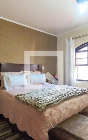 Casa para alugar com 270m², 3 quartos e 3 vagas Casa para alugar com 270m², 3 quartos e 3 vagasSuíte