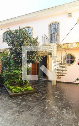 Casa para alugar com 270m², 3 quartos e 3 vagas Casa para alugar com 270m², 3 quartos e 3 vagasQuintal