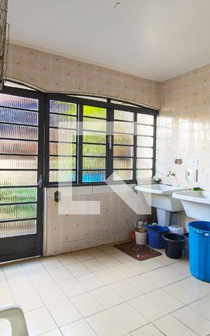 Casa para alugar com 270m², 3 quartos e 3 vagas Casa para alugar com 270m², 3 quartos e 3 vagasÁrea de Serviço