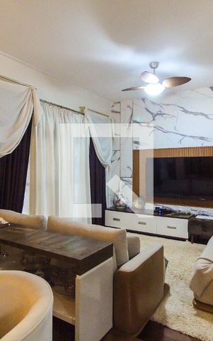 Casa para alugar com 270m², 3 quartos e 3 vagas Casa para alugar com 270m², 3 quartos e 3 vagasSala
