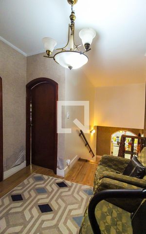 Casa para alugar com 270m², 3 quartos e 3 vagas Casa para alugar com 270m², 3 quartos e 3 vagasHall