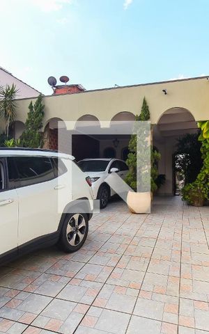 Casa para alugar com 270m², 3 quartos e 3 vagas Casa para alugar com 270m², 3 quartos e 3 vagasGaragem