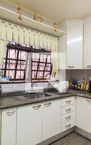 Casa para alugar com 270m², 3 quartos e 3 vagas Casa para alugar com 270m², 3 quartos e 3 vagasCozinha