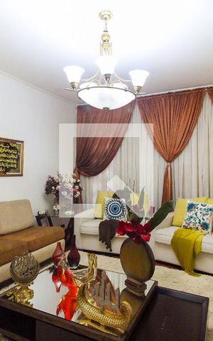 Casa para alugar com 270m², 3 quartos e 3 vagas Casa para alugar com 270m², 3 quartos e 3 vagasSala de estar