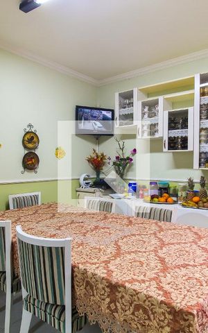 Casa para alugar com 270m², 3 quartos e 3 vagas Casa para alugar com 270m², 3 quartos e 3 vagasCozinha