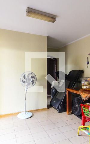 Casa para alugar com 270m², 3 quartos e 3 vagas Casa para alugar com 270m², 3 quartos e 3 vagasQuarto de Serviço