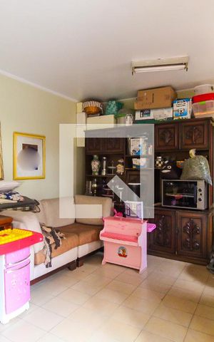 Casa para alugar com 270m², 3 quartos e 3 vagas Casa para alugar com 270m², 3 quartos e 3 vagasQuarto de Serviço
