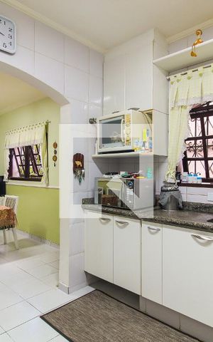 Casa para alugar com 270m², 3 quartos e 3 vagas Casa para alugar com 270m², 3 quartos e 3 vagasCozinha