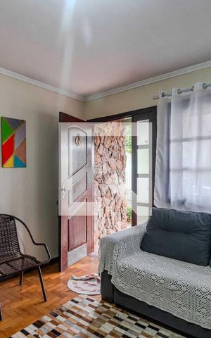 Casa à venda com 278m², 7 quartos e 3 vagas Casa à venda com 278m², 7 quartos e 3 vagasSala