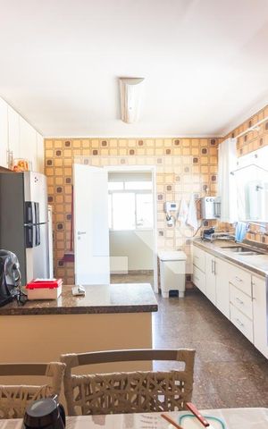 Casa para alugar com 350m², 6 quartos e 6 vagas Casa para alugar com 350m², 6 quartos e 6 vagasCozinha
