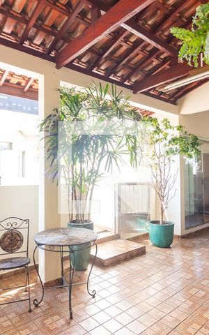Casa para alugar com 350m², 6 quartos e 6 vagas Casa para alugar com 350m², 6 quartos e 6 vagasÁrea Gourmet