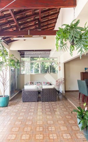 Casa para alugar com 350m², 6 quartos e 6 vagas Casa para alugar com 350m², 6 quartos e 6 vagasÁrea Gourmet
