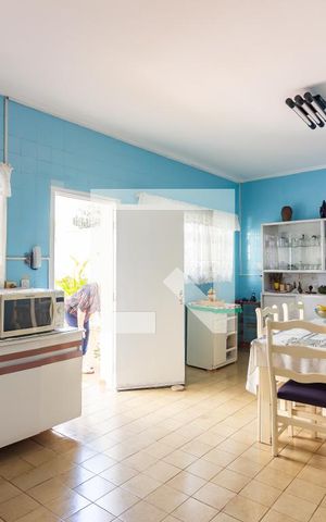 Casa para alugar com 350m², 6 quartos e 6 vagas Casa para alugar com 350m², 6 quartos e 6 vagasCozinha 2