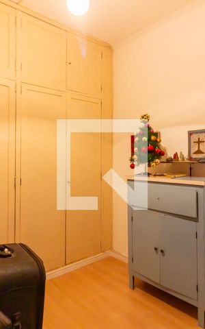 Casa para alugar com 350m², 6 quartos e 6 vagas Casa para alugar com 350m², 6 quartos e 6 vagasQuarto 4
