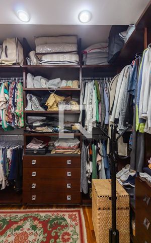 Casa para alugar com 350m², 6 quartos e 6 vagas Casa para alugar com 350m², 6 quartos e 6 vagasCloset