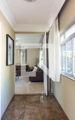 Casa para alugar com 350m², 6 quartos e 6 vagas Casa para alugar com 350m², 6 quartos e 6 vagasHall de Entrada