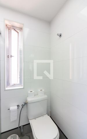 Casa para alugar com 350m², 6 quartos e 6 vagas Casa para alugar com 350m², 6 quartos e 6 vagasBanheiro