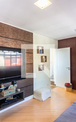 Casa para alugar com 350m², 6 quartos e 6 vagas Casa para alugar com 350m², 6 quartos e 6 vagasSala