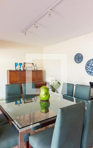 Casa para alugar com 350m², 6 quartos e 6 vagas Casa para alugar com 350m², 6 quartos e 6 vagasSala