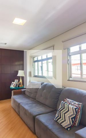 Casa para alugar com 350m², 6 quartos e 6 vagas Casa para alugar com 350m², 6 quartos e 6 vagasSala