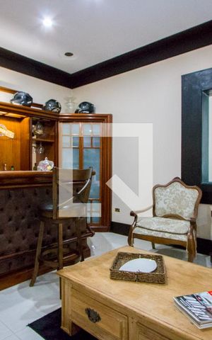 Casa para alugar com 373m², 3 quartos e 5 vagas Casa para alugar com 373m², 3 quartos e 5 vagasSala