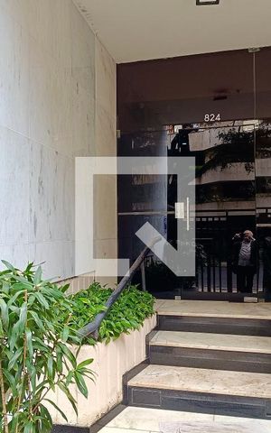 Apartamento à venda com 120m², 2 quartos e 1 vaga Apartamento à venda com 120m², 2 quartos e 1 vagaFachada com cartaz QA
