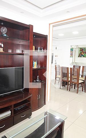 Casa para alugar com 400m², 3 quartos e 5 vagasSala