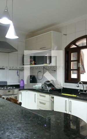 Casa à venda com 300m², 5 quartos e 2 vagasEdícula