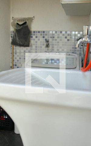 Casa à venda com 300m², 5 quartos e 2 vagasEdícula
