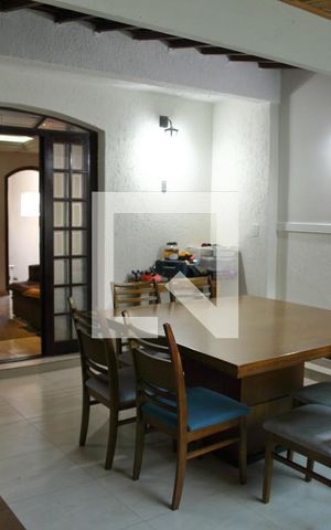 Casa à venda com 300m², 5 quartos e 2 vagasEdícula