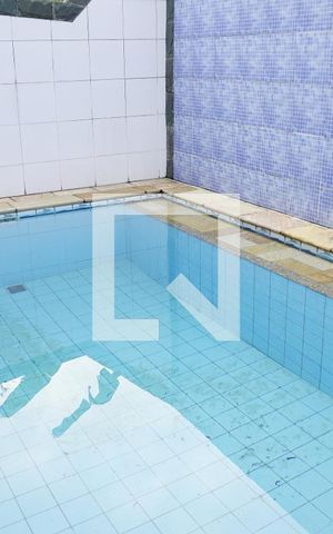 Casa de condomínio à venda com 150m², 3 quartos e 1 vagaPiscina