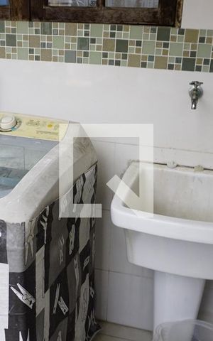 Casa de condomínio à venda com 150m², 3 quartos e 1 vagaLavanderia
