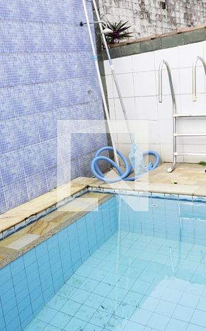 Casa de condomínio à venda com 150m², 3 quartos e 1 vagaPiscina