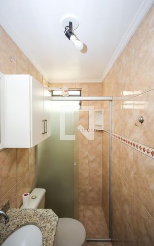 Apartamento à venda com 45m², 2 quartos e 1 vaga Apartamento à venda com 45m², 2 quartos e 1 vagaBanheiro