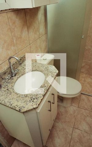 Apartamento à venda com 45m², 2 quartos e 1 vaga Apartamento à venda com 45m², 2 quartos e 1 vagaBanheiro