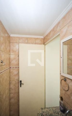 Apartamento à venda com 45m², 2 quartos e 1 vaga Apartamento à venda com 45m², 2 quartos e 1 vagaBanheiro