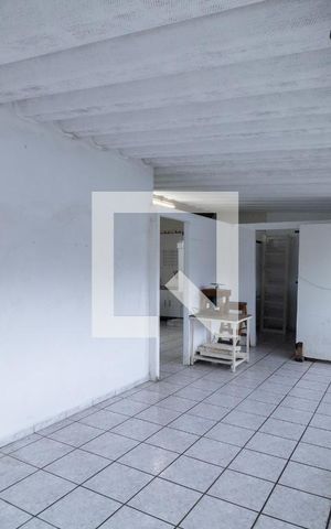 Casa à venda com 230m², 2 quartos e 3 vagas Casa à venda com 230m², 2 quartos e 3 vagasVaranda