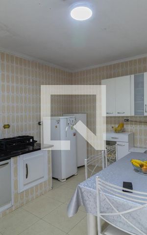 Casa à venda com 230m², 2 quartos e 3 vagas Casa à venda com 230m², 2 quartos e 3 vagasCozinha