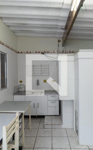 Casa à venda com 230m², 2 quartos e 3 vagas Casa à venda com 230m², 2 quartos e 3 vagasVaranda
