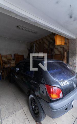 Casa à venda com 230m², 2 quartos e 3 vagas Casa à venda com 230m², 2 quartos e 3 vagasGaragem