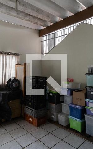 Casa à venda com 230m², 2 quartos e 3 vagas Casa à venda com 230m², 2 quartos e 3 vagasQuarto de Serviço