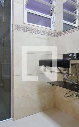Apartamento à venda com 67m², 2 quartos e sem vagaBanheiro Corredor