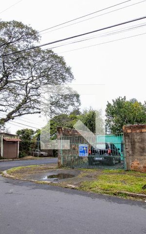Casa à venda com 72m², 2 quartos e 1 vaga Casa à venda com 72m², 2 quartos e 1 vagaFachada
