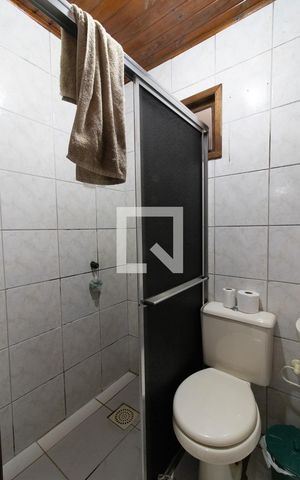 Casa à venda com 72m², 2 quartos e 1 vaga Casa à venda com 72m², 2 quartos e 1 vagaBanheiro
