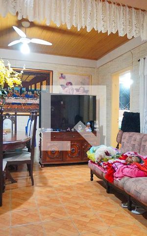 Casa à venda com 240m², 2 quartos e 4 vagasSala