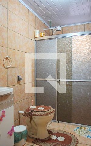 Casa à venda com 240m², 2 quartos e 4 vagasBanheiro da Suíte