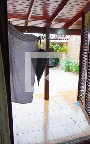 Casa à venda com 240m², 2 quartos e 4 vagasSala - Vista